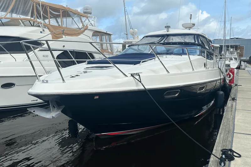 Slide: The Image of Sealine S43 2003 - 5