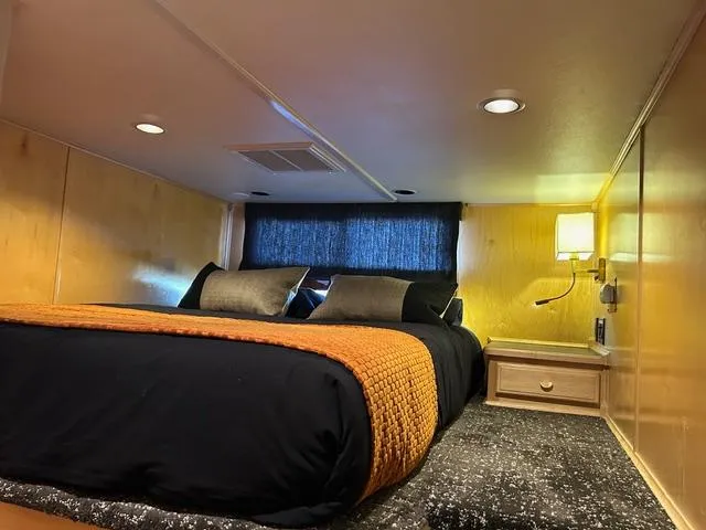 Slide: The Image of Cozy bedroom in 2008 Sumerset Red Rocks Trip 5 houseboat with modern lighting. - 21