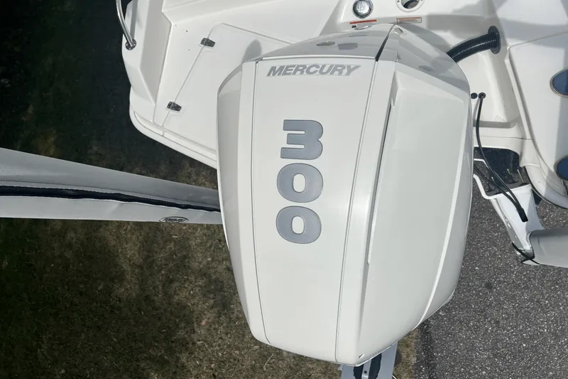 Slide: The Image of Boston Whaler 240 DAUNTLESS 2019 - 6