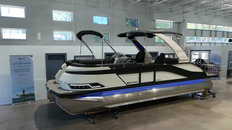 Slide: The Image of Harris 230 Grand Mariner 2026 - 15