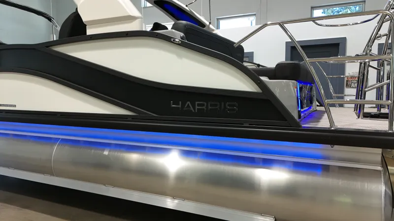 Slide: The Image of Harris 230 Grand Mariner 2026 - 19