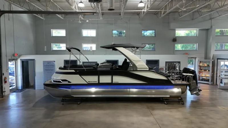 Slide: The Image of Harris 230 Grand Mariner 2026 - 2