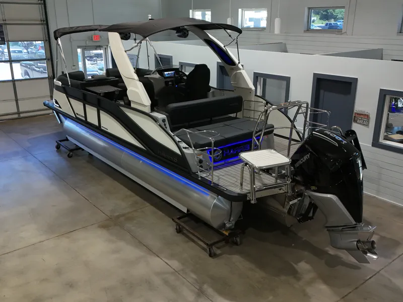Slide: The Image of Harris 230 Grand Mariner 2026 - 2