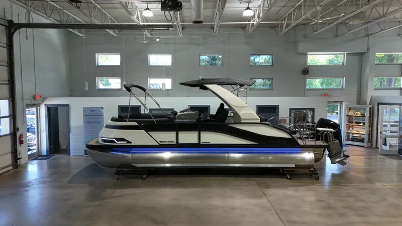 Slide: The Image of Harris 230 Grand Mariner 2026 - 3