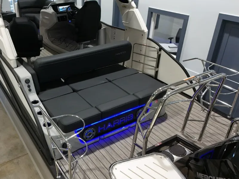 Slide: The Image of Harris 230 Grand Mariner 2026 - 5