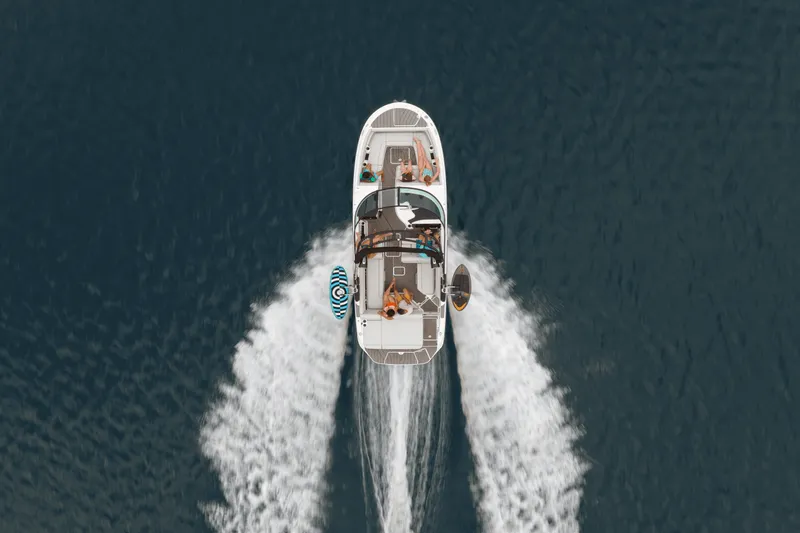Slide: The Image of Sea Ray SDX 270 Surf 2026 - 33