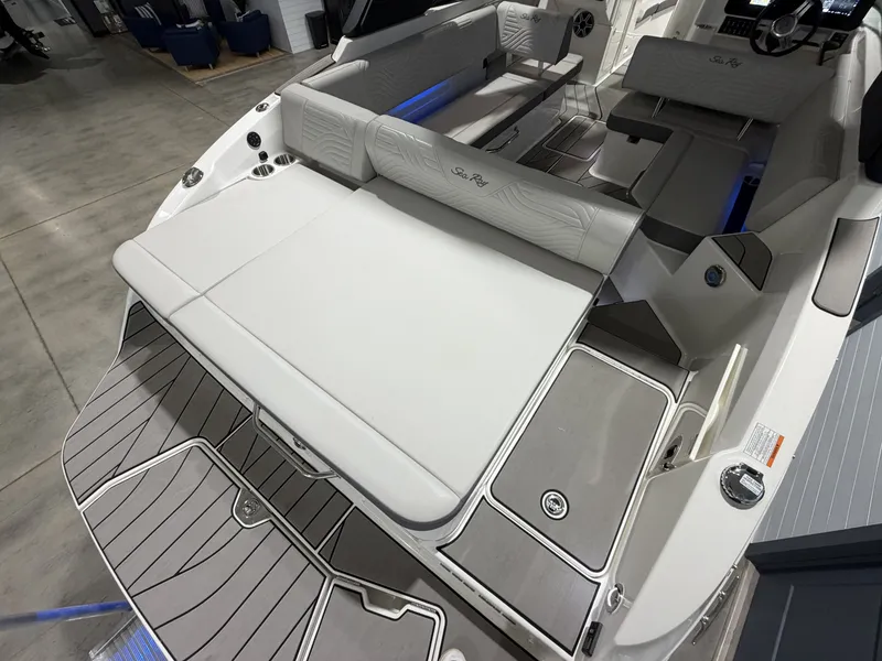 Slide: The Image of Sea Ray SDX 270 Surf 2026 - 6