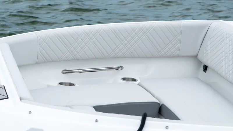 Slide: The Image of Sea Ray SDX 230 Outboard 2026 - 14