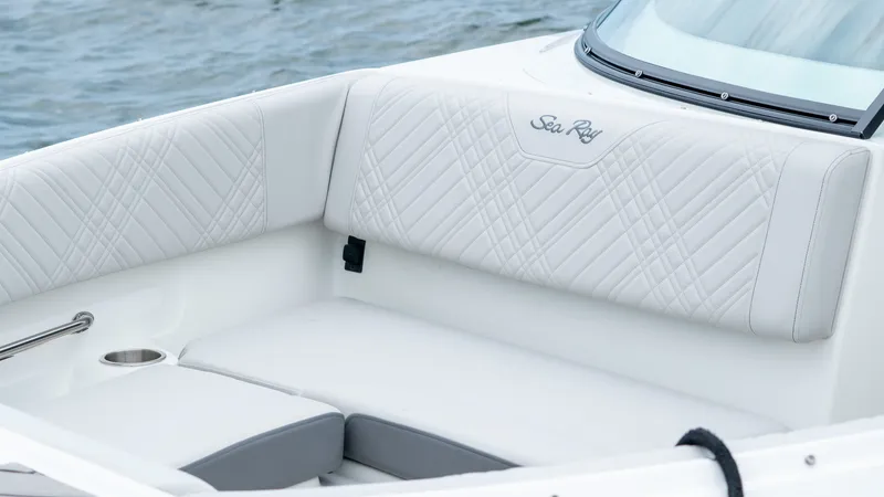 Slide: The Image of Sea Ray SDX 230 Outboard 2026 - 18