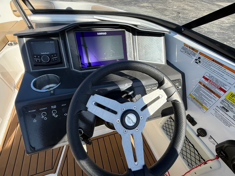 Slide: The Image of Bayliner VR6 Bowrider 2023 - 12