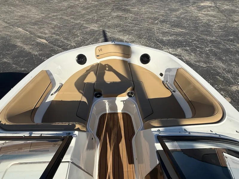 Slide: The Image of Bayliner VR6 Bowrider 2023 - 15