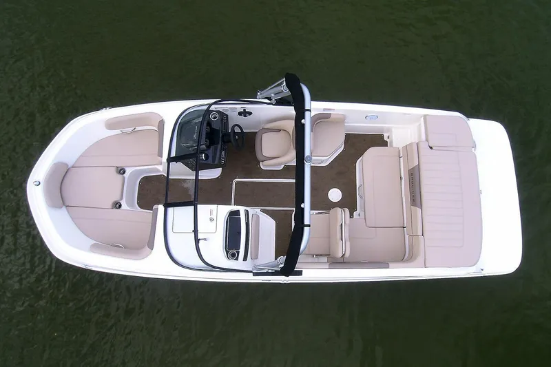 Slide: The Image of Bayliner VR6 Bowrider 2023 - 3