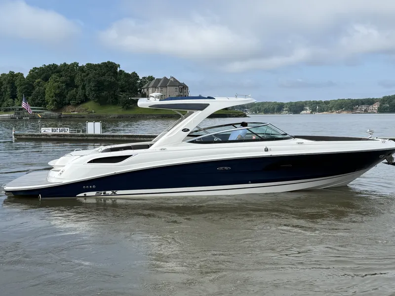 The Image of Sea Ray 350 SLX 2016 - 0