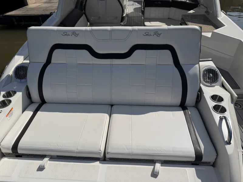 Slide: The Image of Sea Ray 350 SLX 2016 - 21