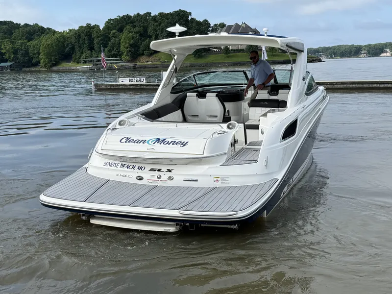 Slide: The Image of Sea Ray 350 SLX 2016 - 3