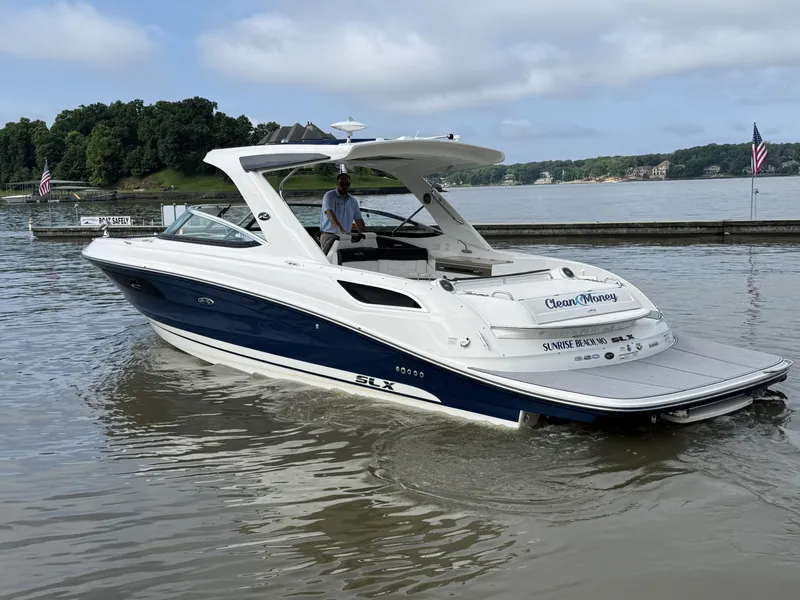 Slide: The Image of Sea Ray 350 SLX 2016 - 4