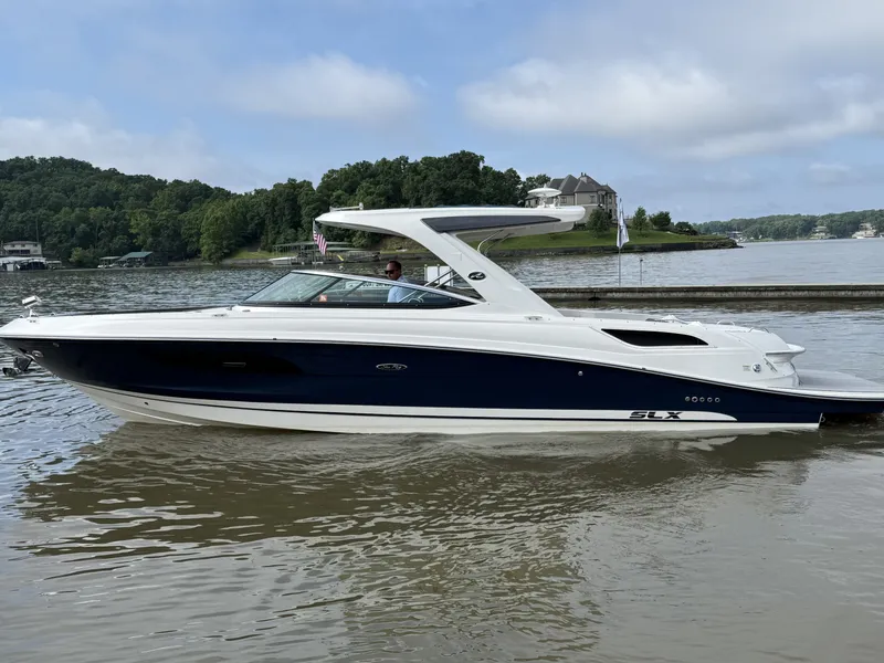 Slide: The Image of Sea Ray 350 SLX 2016 - 5