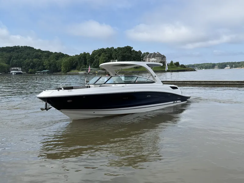 Slide: The Image of Sea Ray 350 SLX 2016 - 6