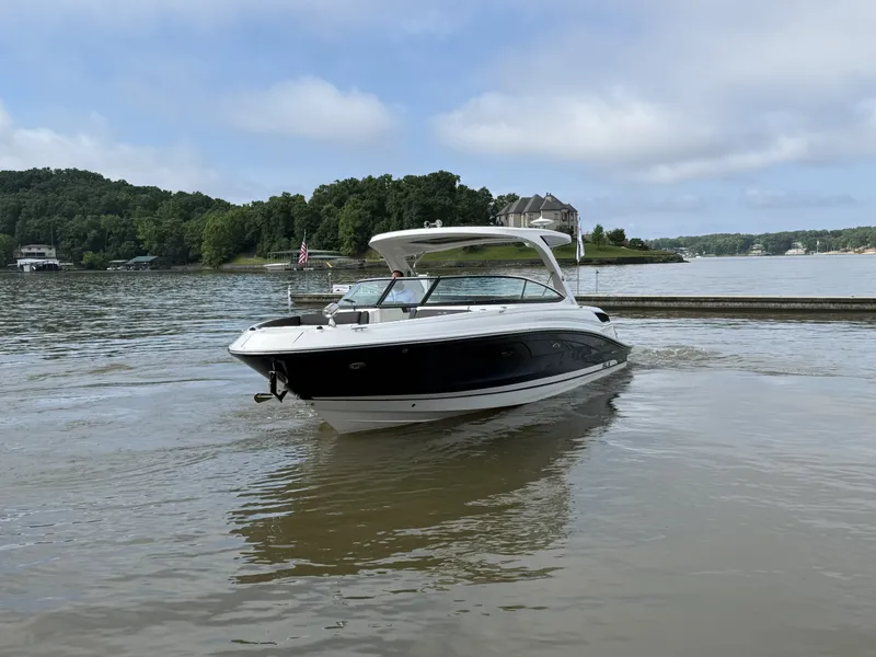 Slide: The Image of Sea Ray 350 SLX 2016 - 7