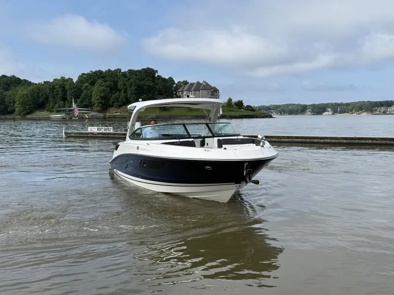 Slide: The Image of Sea Ray 350 SLX 2016 - 8