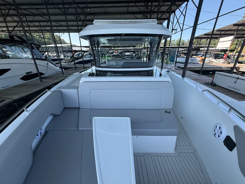 Slide: The Image of Cruisers 38 VTR 2026 - 16