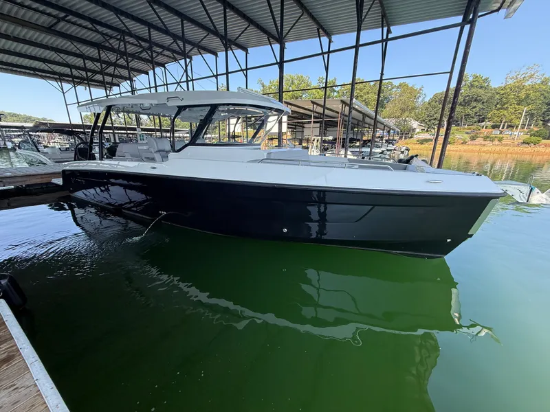 Slide: The Image of Cruisers 38 VTR 2026 - 4