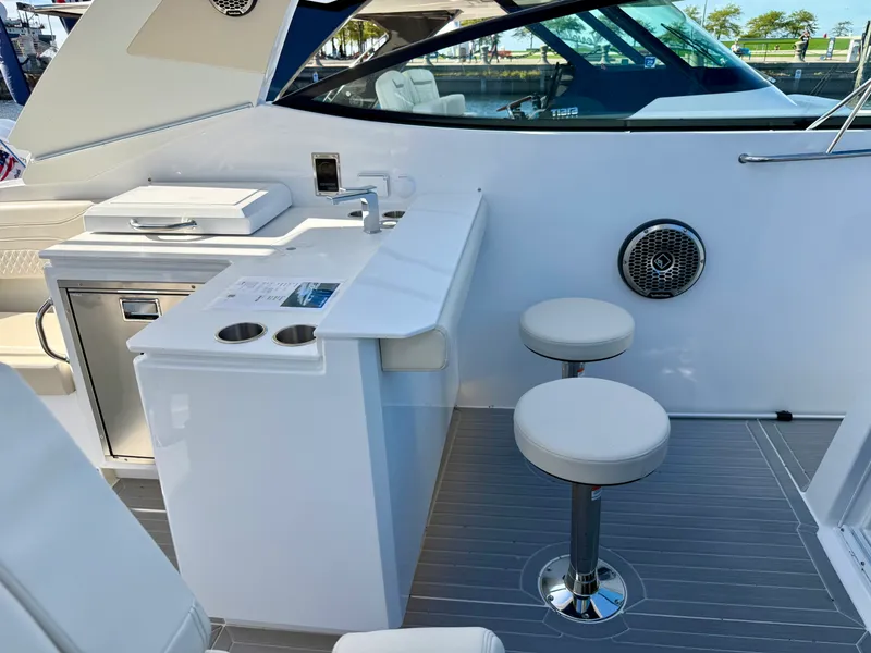 Slide: The Image of Cruisers 38 GLS Outboard 2027 - 17