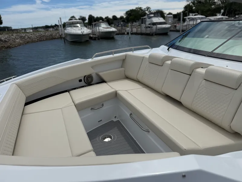 Slide: The Image of Cruisers 38 GLS Outboard 2027 - 14