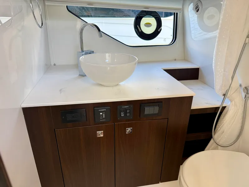 Slide: The Image of Cruisers 38 GLS Outboard 2027 - 35