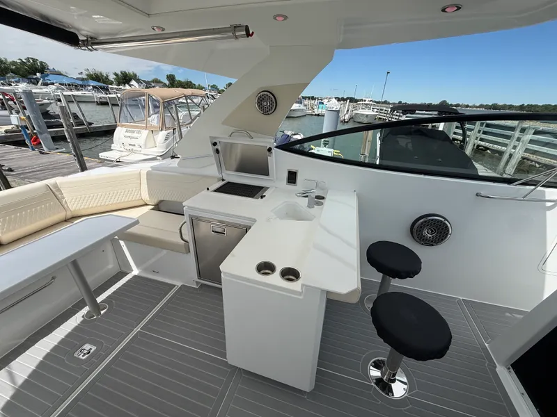 Slide: The Image of Cruisers 38 GLS Outboard 2027 - 8