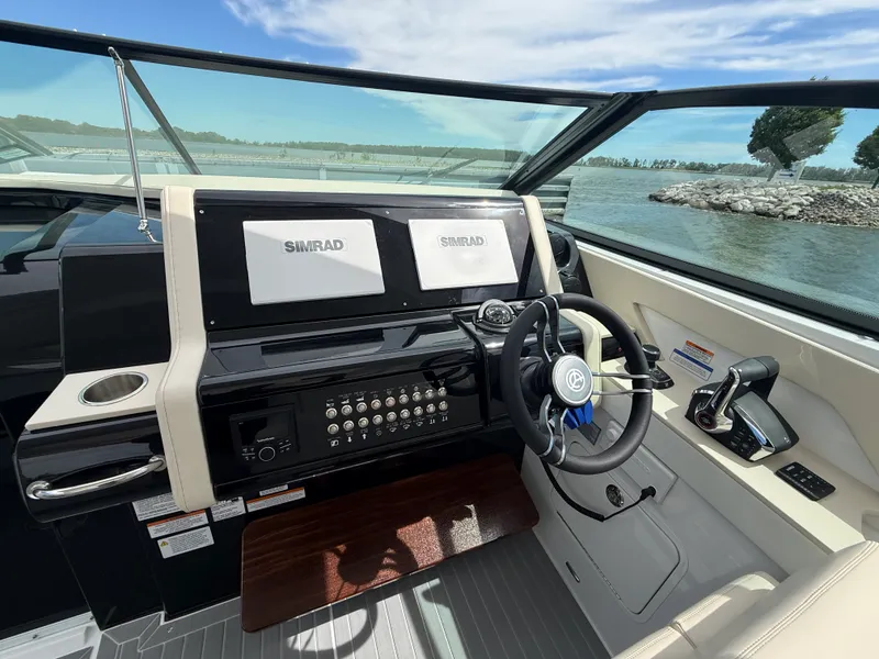 Slide: The Image of Cruisers 38 GLS Outboard 2027 - 10