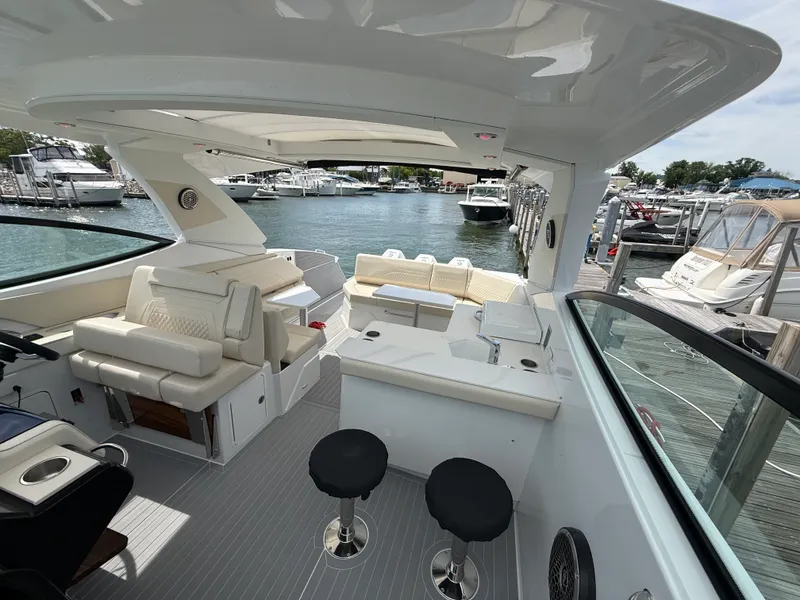 Slide: The Image of Cruisers 38 GLS Outboard 2027 - 12