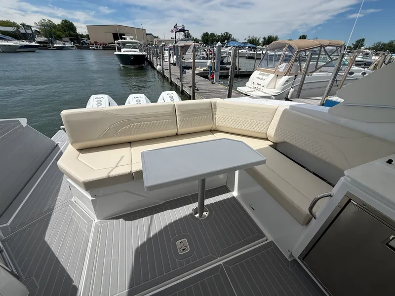 Slide: The Image of Cruisers 38 GLS Outboard 2027 - 5