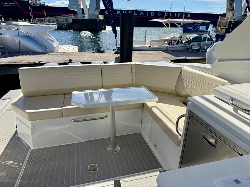 Slide: The Image of Cruisers 38 GLS Outboard 2027 - 12