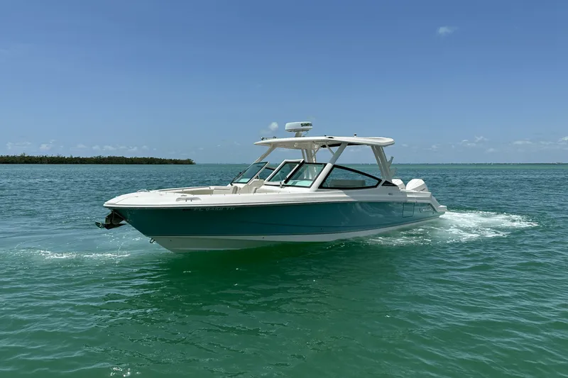 Slide: The Image of Boston Whaler 280 VANTAGE 2024 - 7