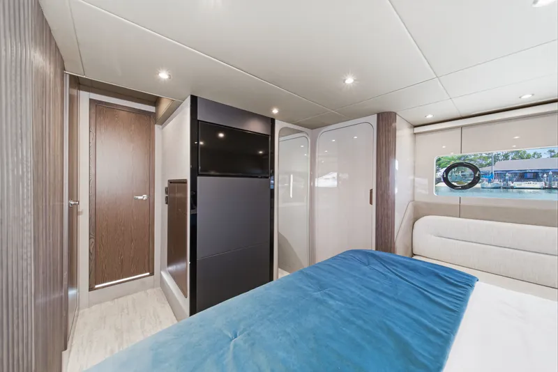 Slide: The Image of Cruisers 50 FLY 2027 - 77
