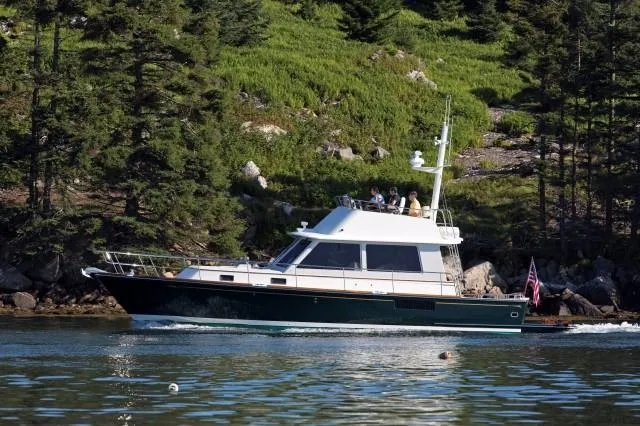 The Image of Lyman-Morse HUNT Express Cruiser Flybridge 2024 - 0