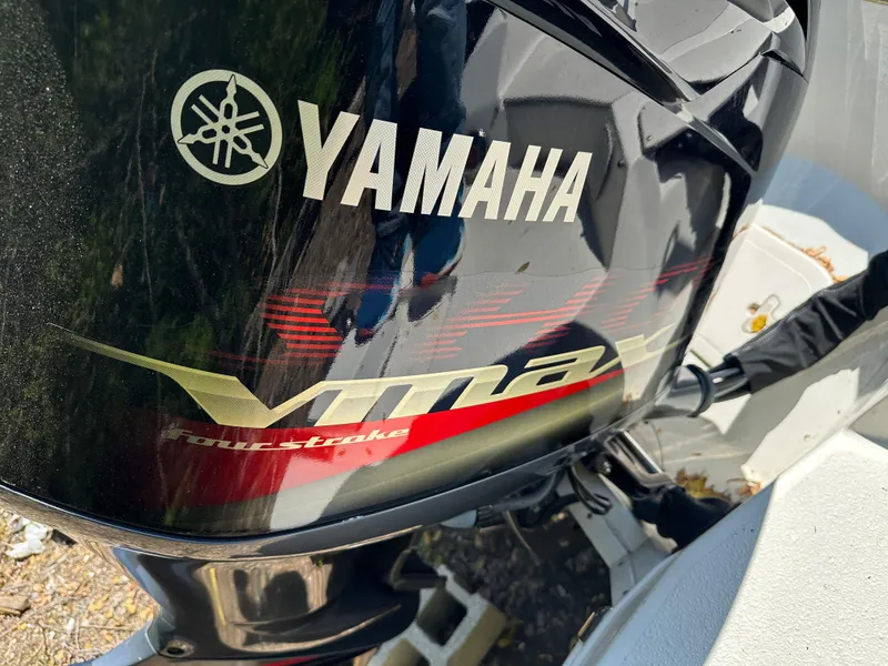 Slide: The Image of Yamaha VMAX outboard motor on 2016 Stingray 234 LR boat. - 42