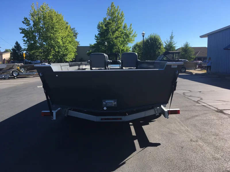 Slide: The Image of 2018 Alumaweld Super Vee Pro boat on trailer, rear view. - 5