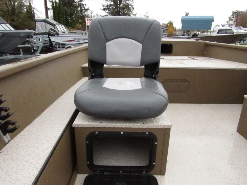 Slide: The Image of Smoker Craft Sportsman 2018 - 12