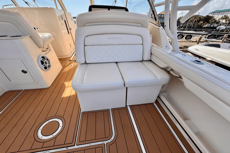 Slide: The Image of Grady-White 325 FREEDOM 2019 - 16