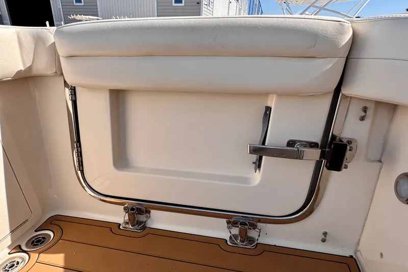 Slide: The Image of Grady-White 325 FREEDOM 2019 - 18