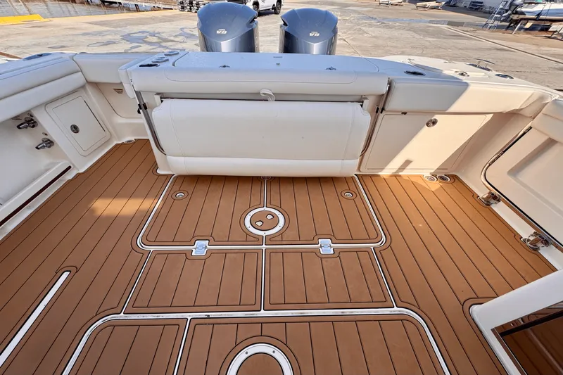 Slide: The Image of Grady-White 325 FREEDOM 2019 - 20