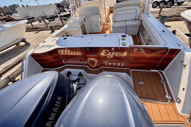 Slide: The Image of Grady-White 325 FREEDOM 2019 - 27