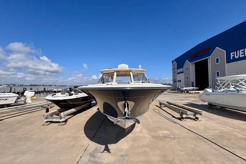 Slide: The Image of Grady-White 325 FREEDOM 2019 - 5