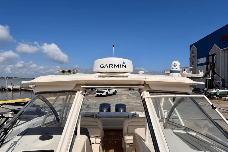 Slide: The Image of Grady-White 325 FREEDOM 2019 - 8