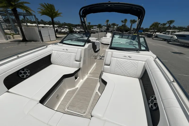 Slide: The Image of Sea Ray SDX 290 Outboard 2026 - 15