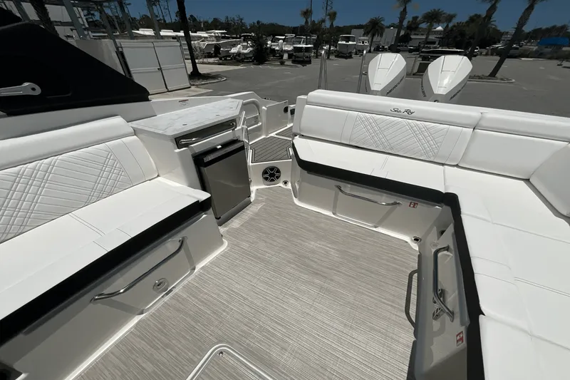 Slide: The Image of Sea Ray SDX 290 Outboard 2026 - 19