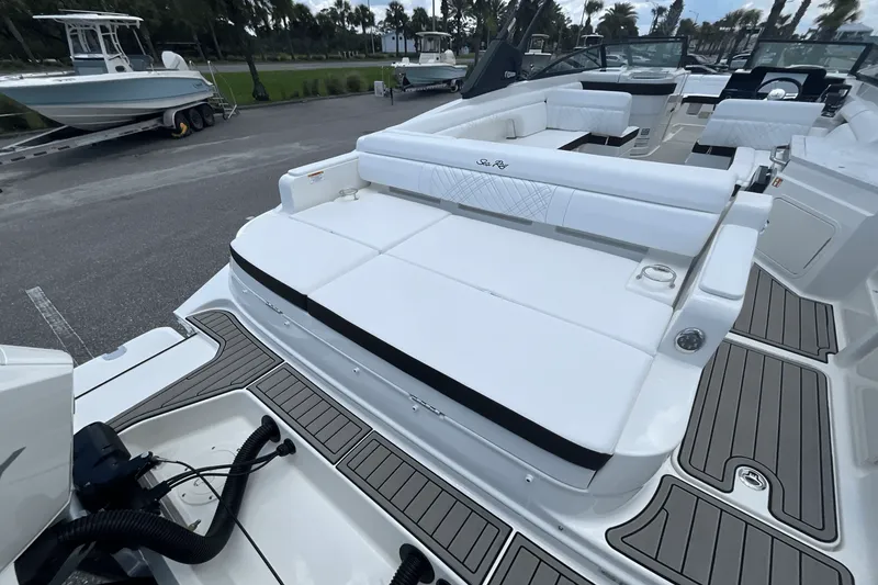 Slide: The Image of Sea Ray SDX 290 Outboard 2026 - 20