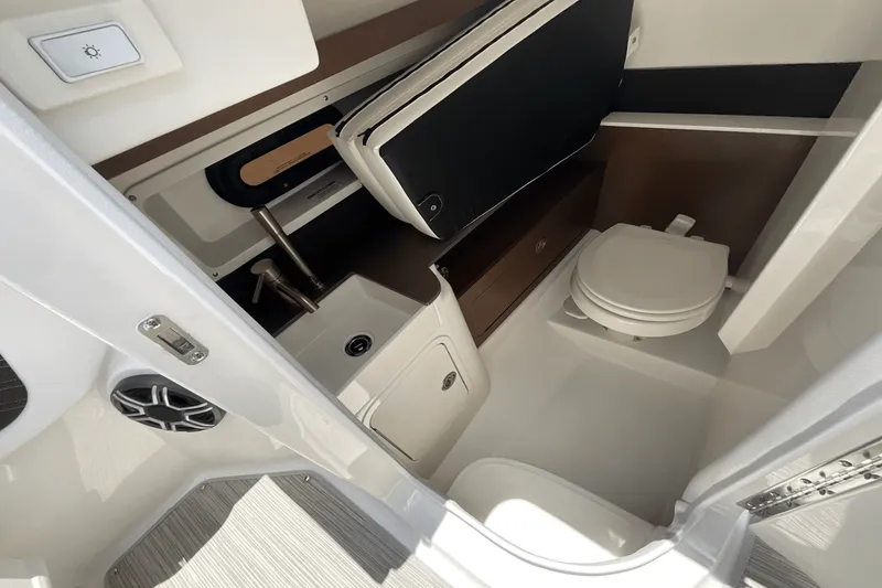 Slide: The Image of Sea Ray SDX 290 Outboard 2026 - 27